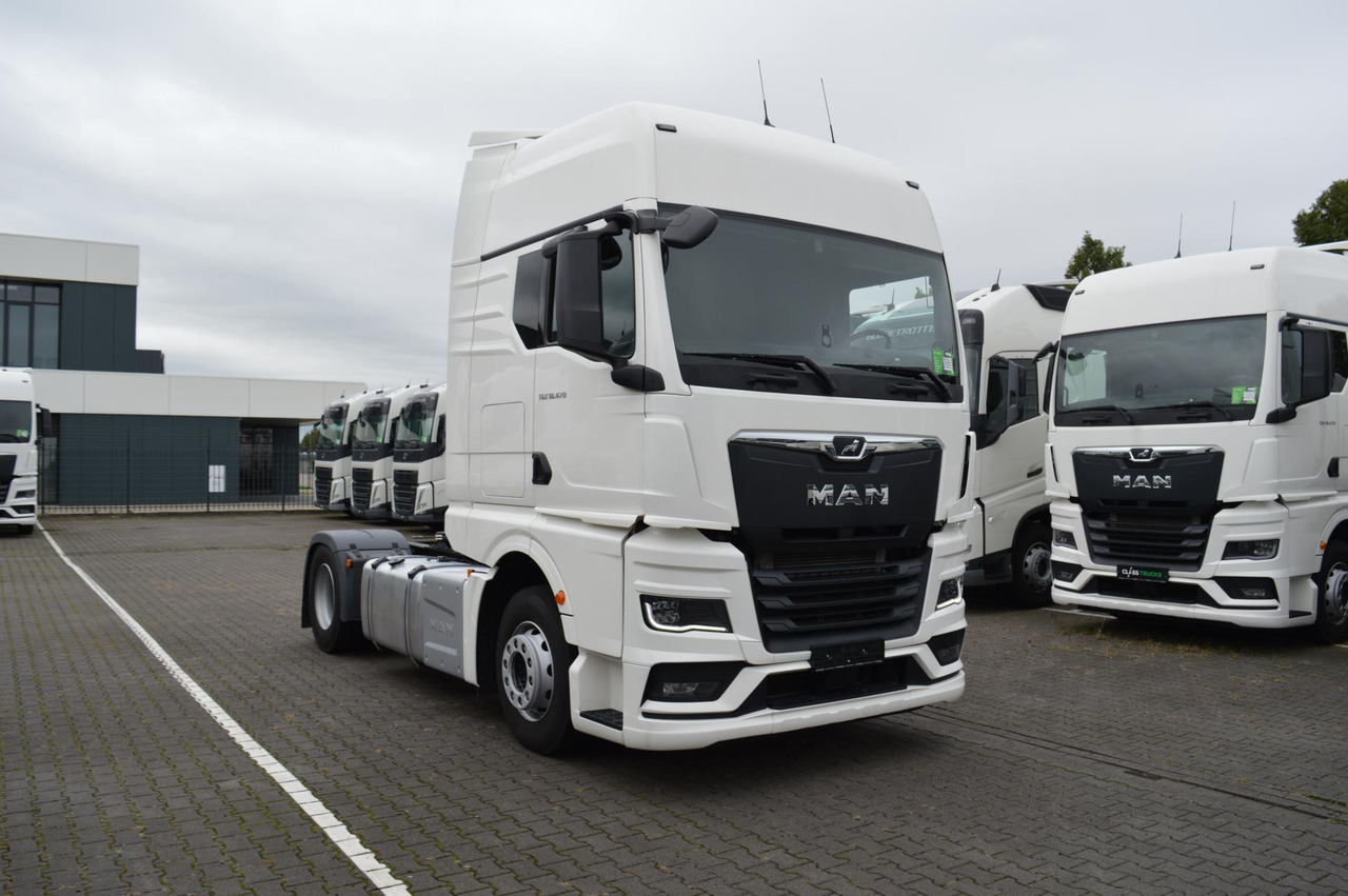 MAN TGX 18.470 GX - Nyergesvontató: 3 kép. MAN TGX 18.470 GX - Nyergesvontató: 3 kép.