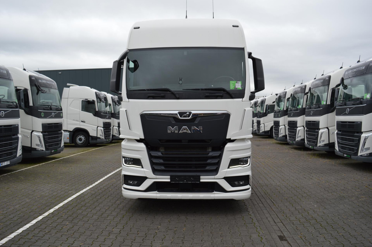 MAN TGX 18.470 GX - Nyergesvontató: 2 kép. MAN TGX 18.470 GX - Nyergesvontató: 2 kép.