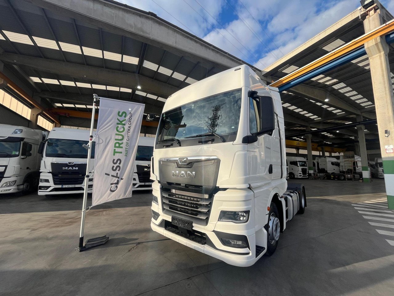 MAN TGX 18.510 GM Retarder - Nyergesvontató: 1 kép. MAN TGX 18.510 GM Retarder - Nyergesvontató: 1 kép.