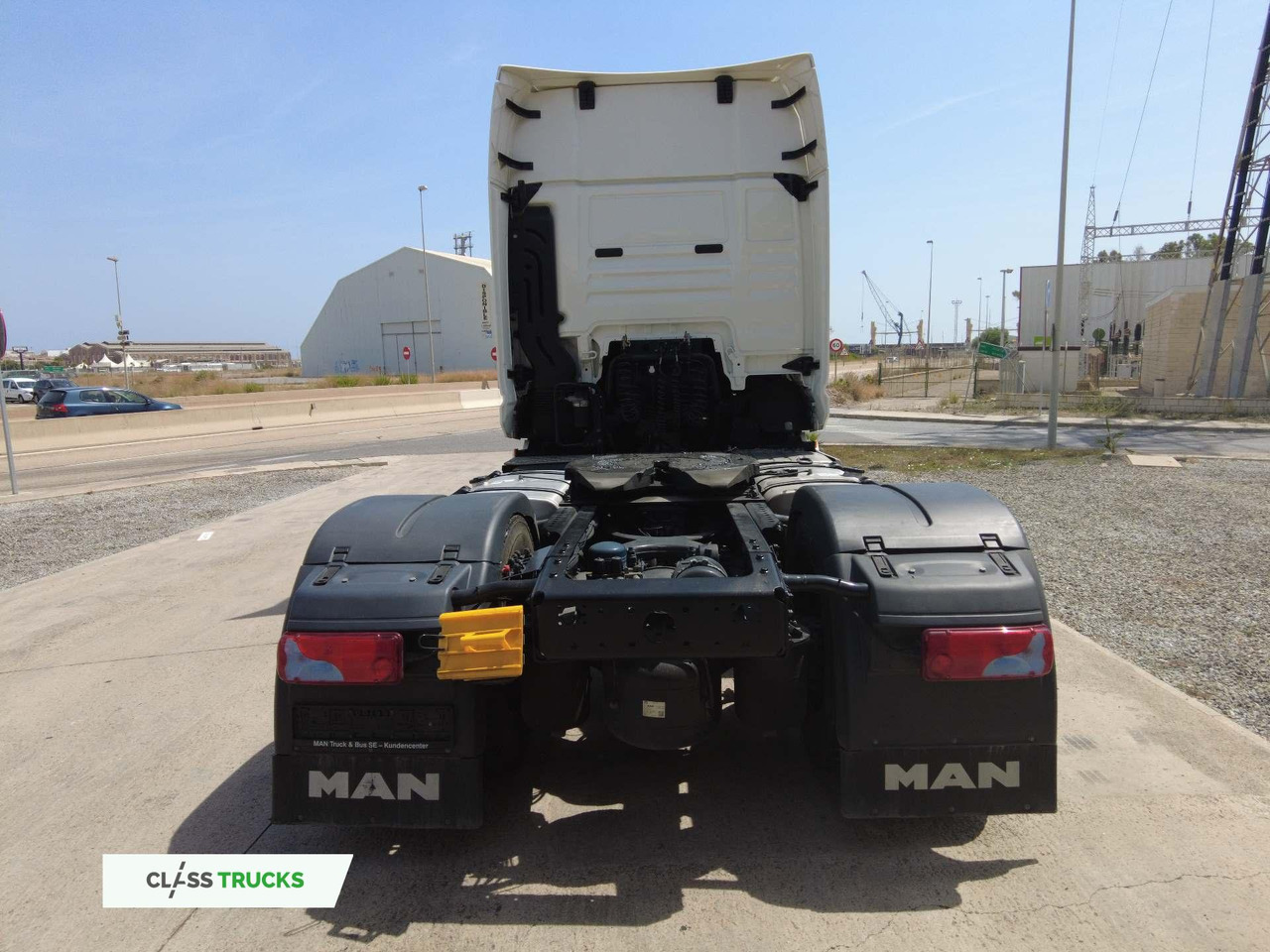 MAN TGX 18.510 GX, 14 Gears - Nyergesvontató: 3 kép. MAN TGX 18.510 GX, 14 Gears - Nyergesvontató: 3 kép.