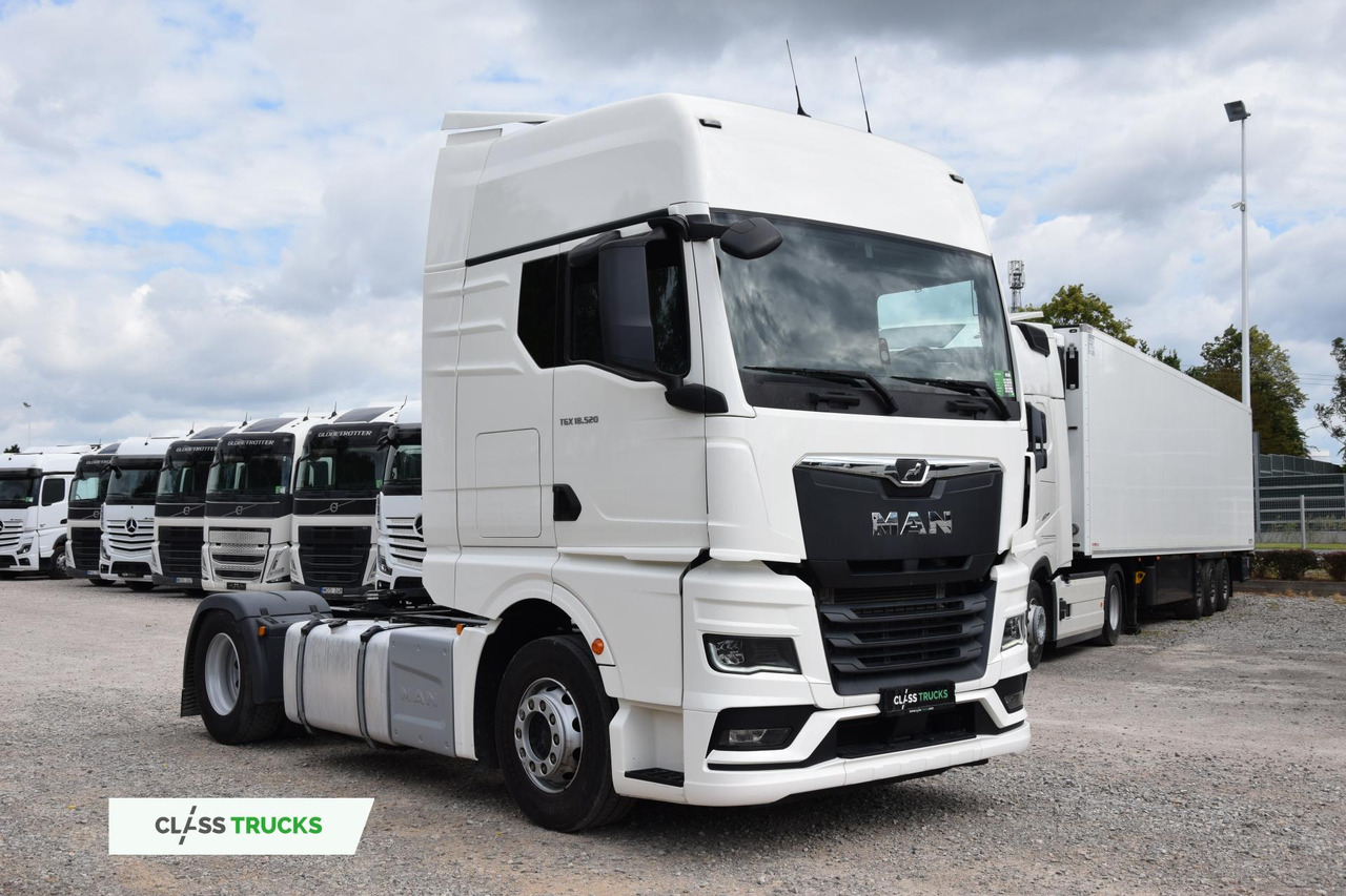 MAN TGX 18.520 GX - Nyergesvontató: 3 kép. MAN TGX 18.520 GX - Nyergesvontató: 3 kép.