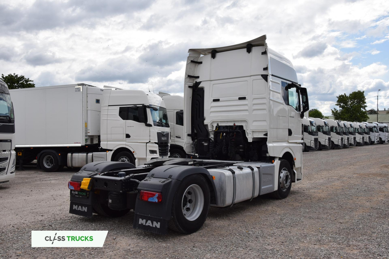 MAN TGX 18.520 GX - Nyergesvontató: 4 kép. MAN TGX 18.520 GX - Nyergesvontató: 4 kép.