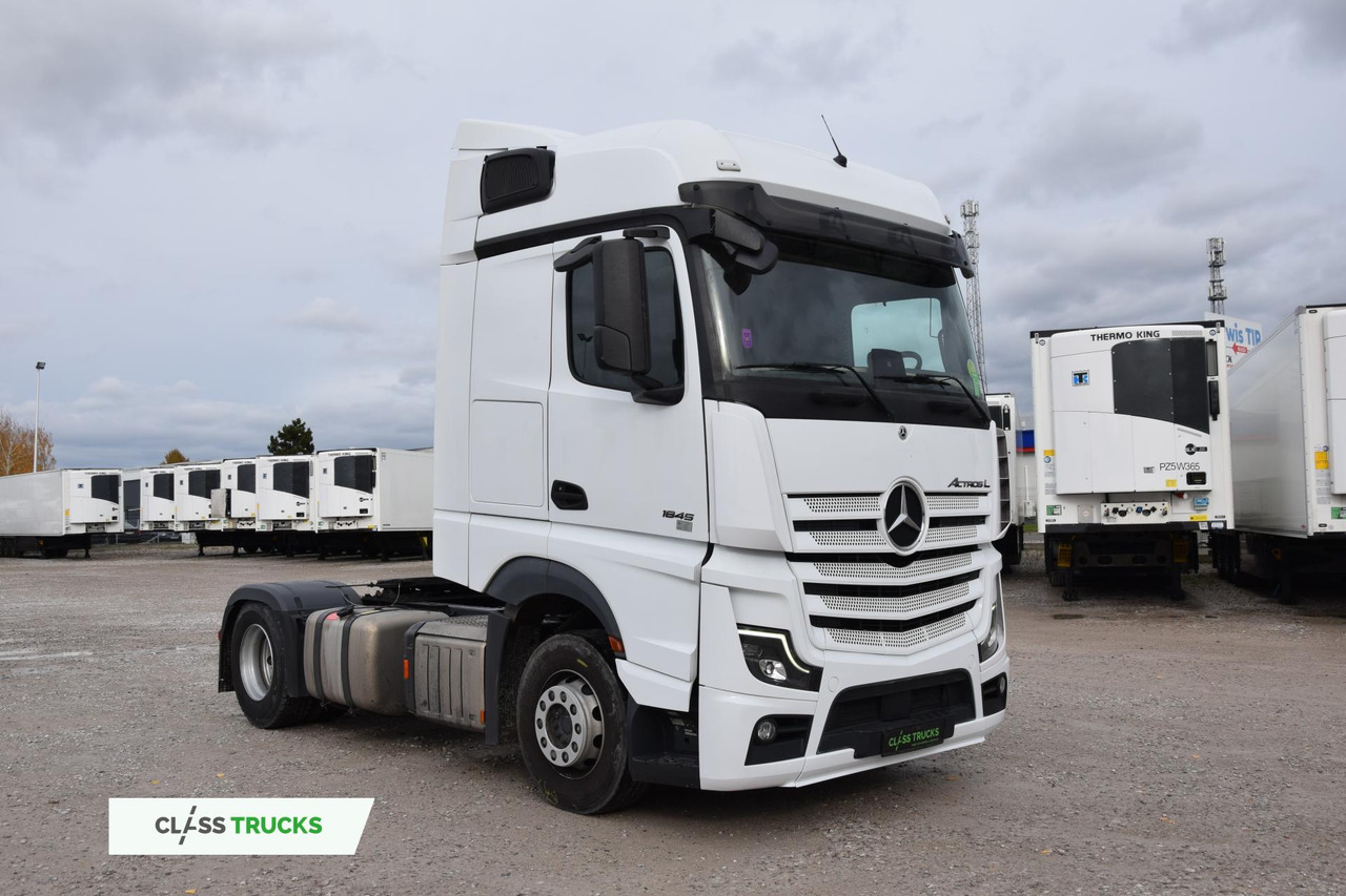 Mercedes-Benz Actros 5 1845 BigSpace - Nyergesvontató: 3 kép. Mercedes-Benz Actros 5 1845 BigSpace - Nyergesvontató: 3 kép.