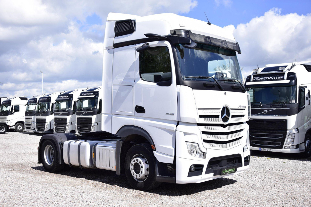 Mercedes-Benz Actros 5 1845 BigSpace - Nyergesvontató: 3 kép. Mercedes-Benz Actros 5 1845 BigSpace - Nyergesvontató: 3 kép.