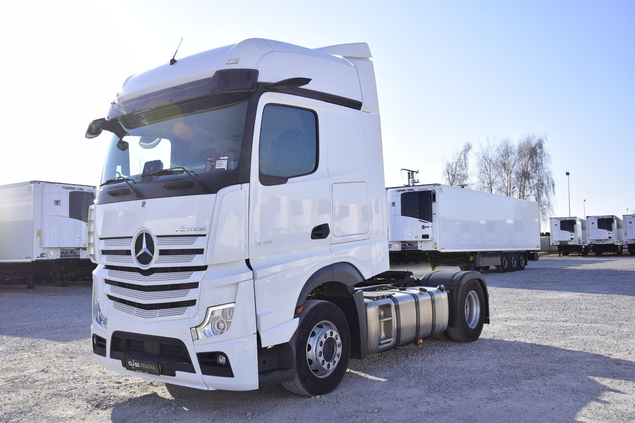 Mercedes-Benz Actros 5 1845 BigSpace - Nyergesvontató: 1 kép. Mercedes-Benz Actros 5 1845 BigSpace - Nyergesvontató: 1 kép.