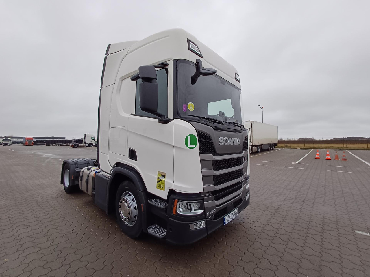Scania R450 CR20H Retarder ACC - Nyergesvontató: 2 kép. Scania R450 CR20H Retarder ACC - Nyergesvontató: 2 kép.