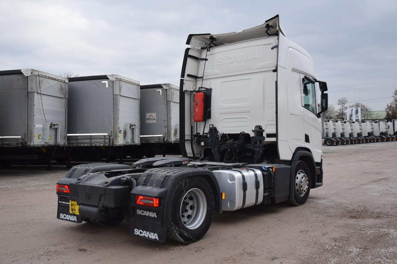 Scania R450 CR20H Retarder - Nyergesvontató: 4 kép. Scania R450 CR20H Retarder - Nyergesvontató: 4 kép.