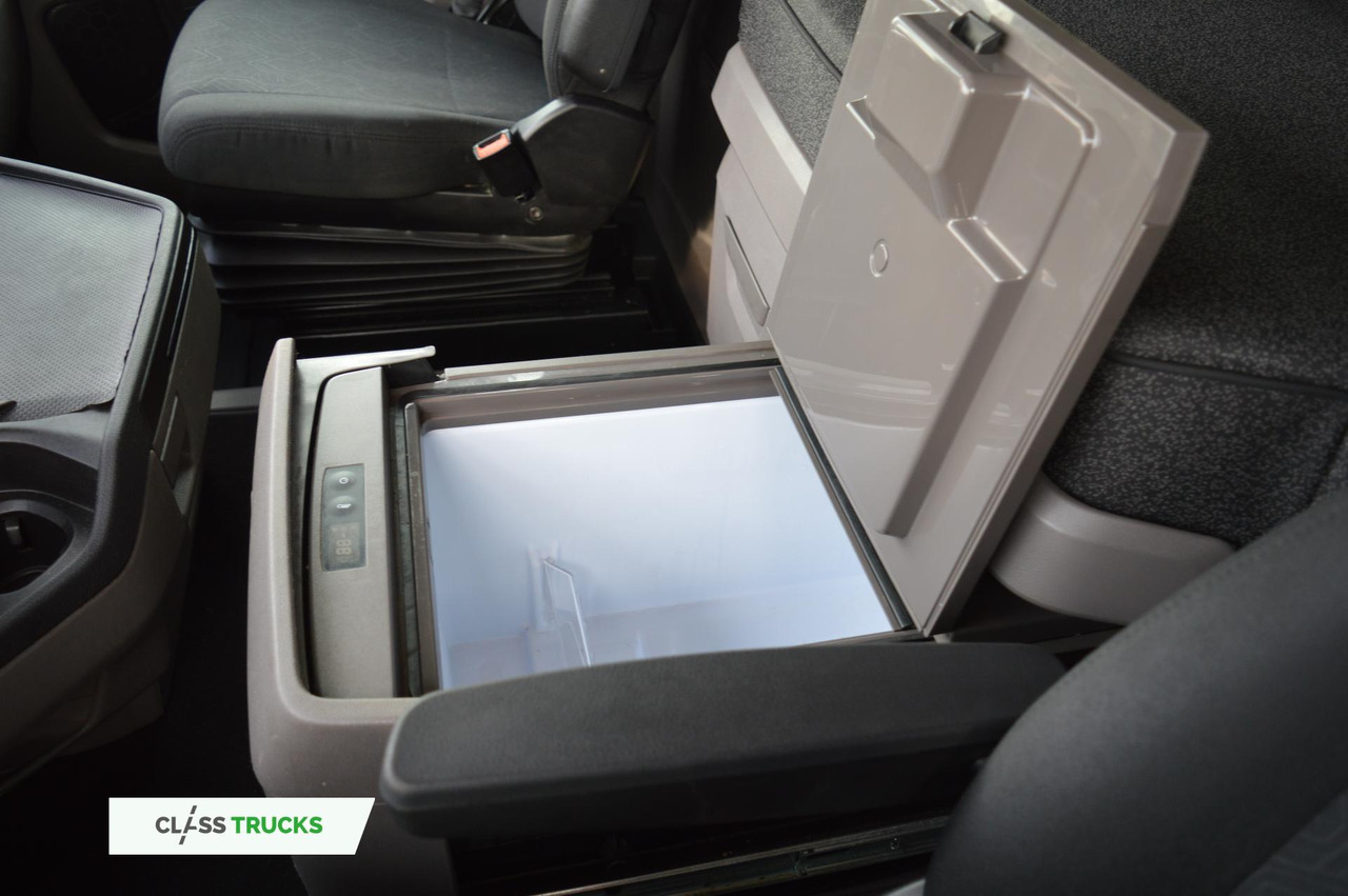 Nyergesvontató Scania R460 CR20H Adaptice Cruise Control: 11 kép. Nyergesvontató Scania R460 CR20H Adaptice Cruise Control: 11 kép.