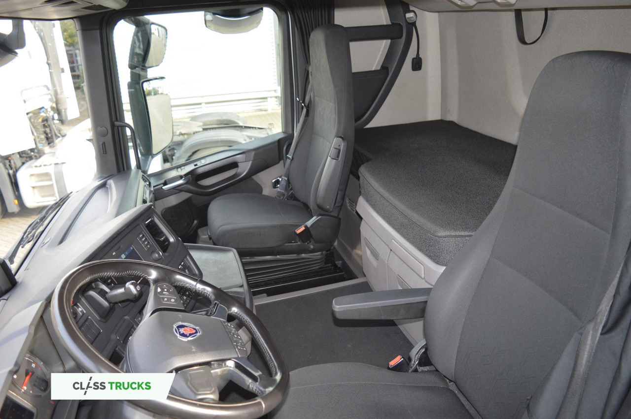 Nyergesvontató Scania R460 CR20H Adaptice Cruise Control: 9 kép. Nyergesvontató Scania R460 CR20H Adaptice Cruise Control: 9 kép.