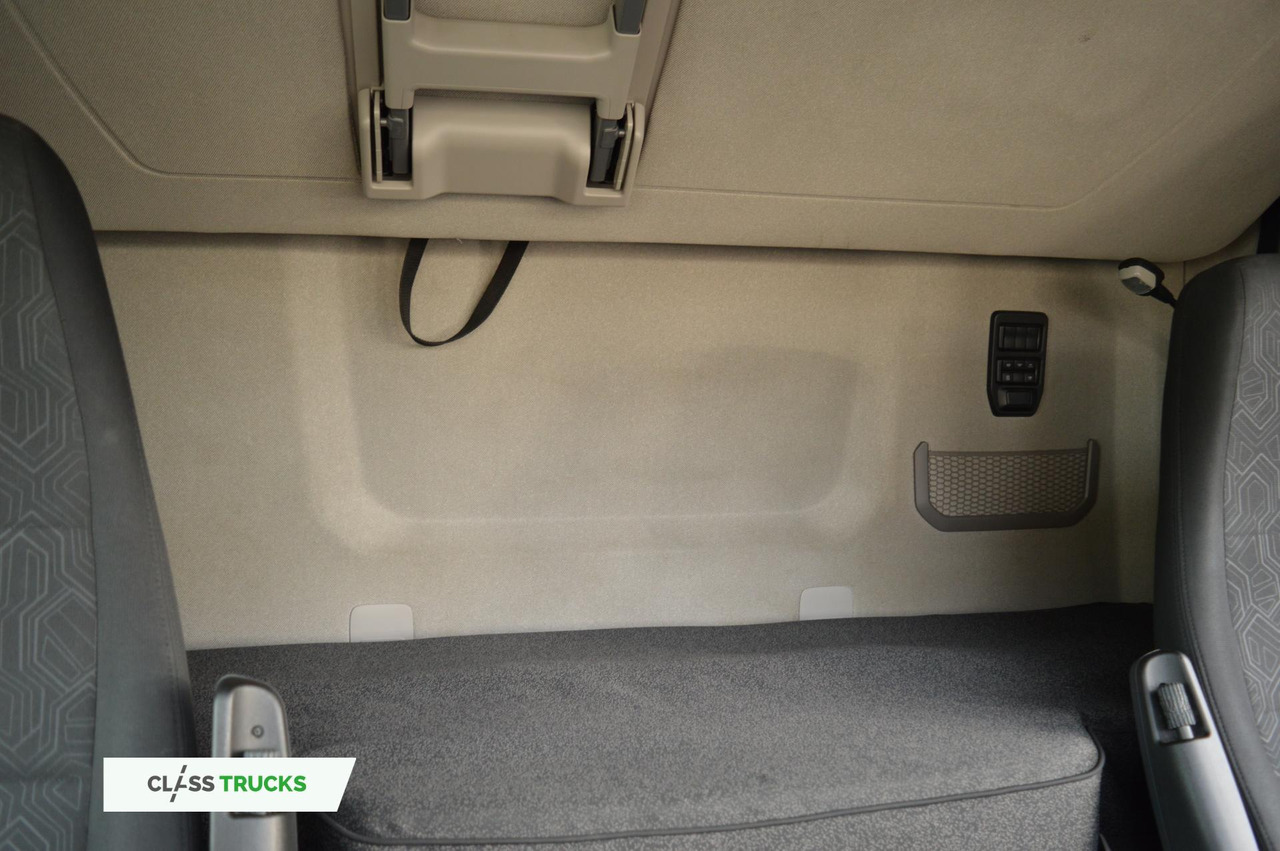 Nyergesvontató Scania R460 CR20H Adaptice Cruise Control: 16 kép. Nyergesvontató Scania R460 CR20H Adaptice Cruise Control: 16 kép.