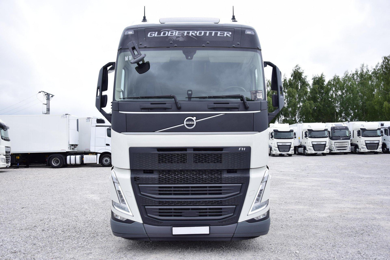 Volvo FH 460 Globetrotter XL i-Save I-ParkCool - Nyergesvontató: 2 kép. Volvo FH 460 Globetrotter XL i-Save I-ParkCool - Nyergesvontató: 2 kép.