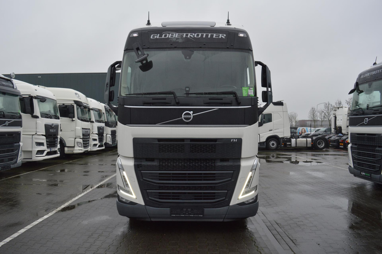 Volvo FH 460 Globetrotter XL i-Save I-ParkCool - Nyergesvontató: 2 kép. Volvo FH 460 Globetrotter XL i-Save I-ParkCool - Nyergesvontató: 2 kép.