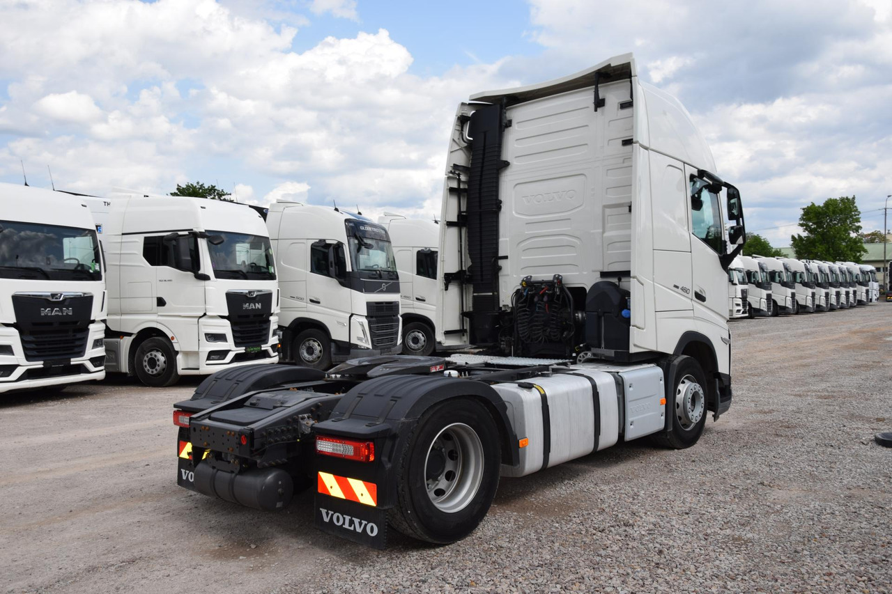Volvo FH 460 Globetrotter XL i-Save I-ParkCool - Nyergesvontató: 4 kép. Volvo FH 460 Globetrotter XL i-Save I-ParkCool - Nyergesvontató: 4 kép.