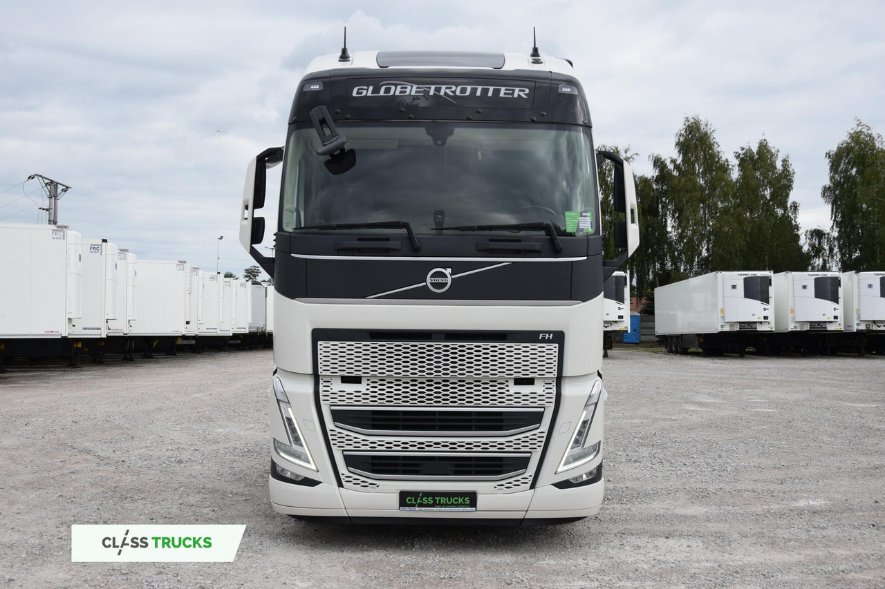 Volvo FH 460 Globetrotter XL i-Save Side Skirts - Nyergesvontató: 2 kép. Volvo FH 460 Globetrotter XL i-Save Side Skirts - Nyergesvontató: 2 kép.