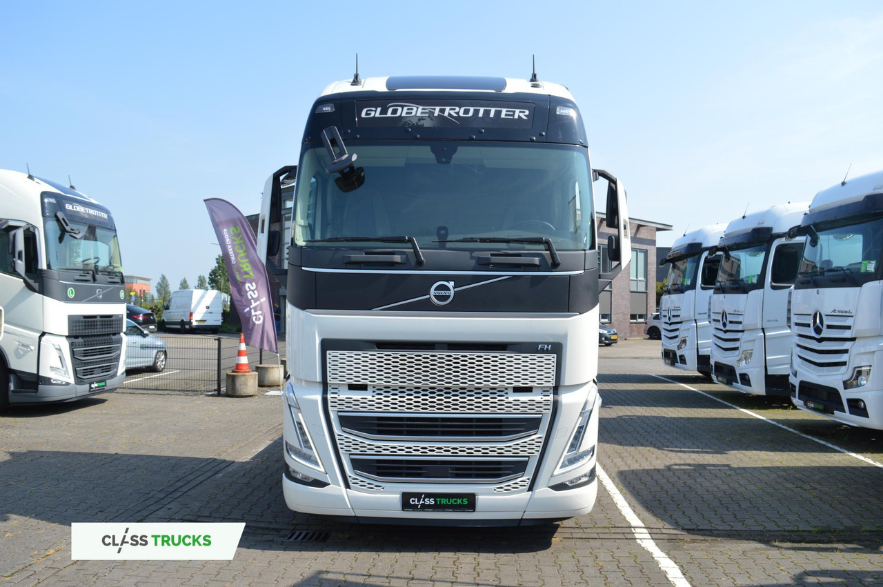 Volvo FH 460 Globetrotter XL i-Save Side Skirts - Nyergesvontató: 2 kép. Volvo FH 460 Globetrotter XL i-Save Side Skirts - Nyergesvontató: 2 kép.