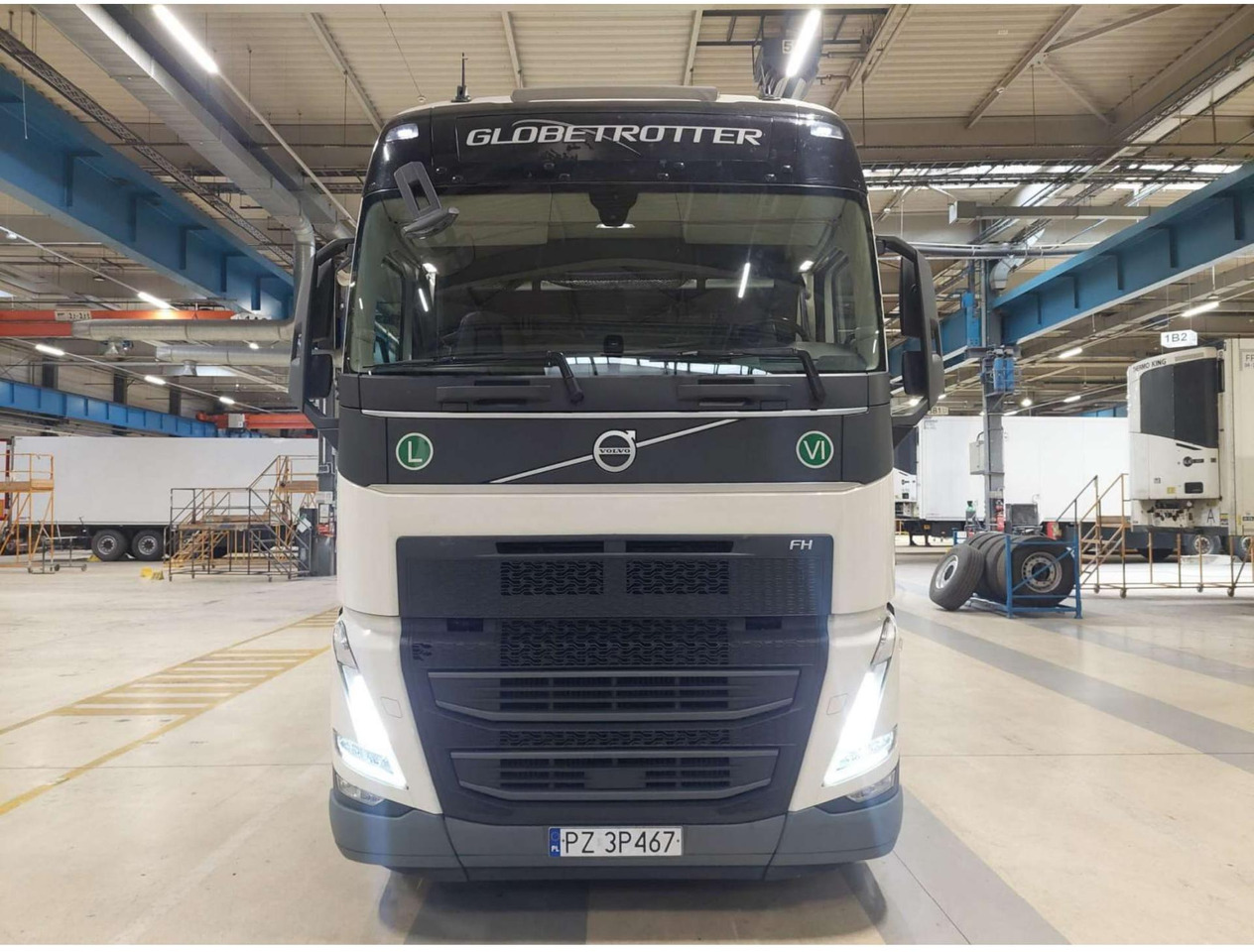 Volvo FH 460 Globetrotter XL i-Save - Nyergesvontató: 1 kép. Volvo FH 460 Globetrotter XL i-Save - Nyergesvontató: 1 kép.