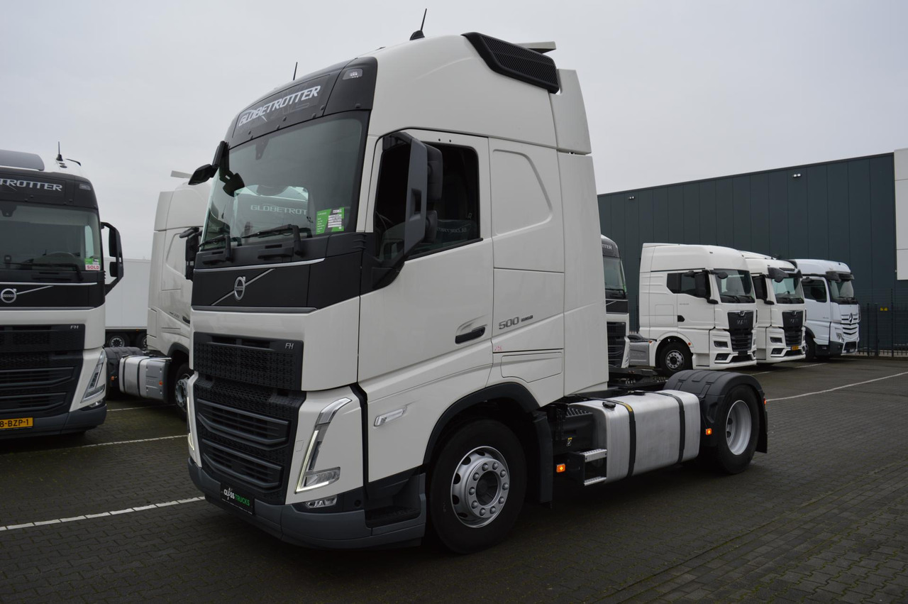 Volvo FH 500 Globetrotter XL - Nyergesvontató: 1 kép. Volvo FH 500 Globetrotter XL - Nyergesvontató: 1 kép.