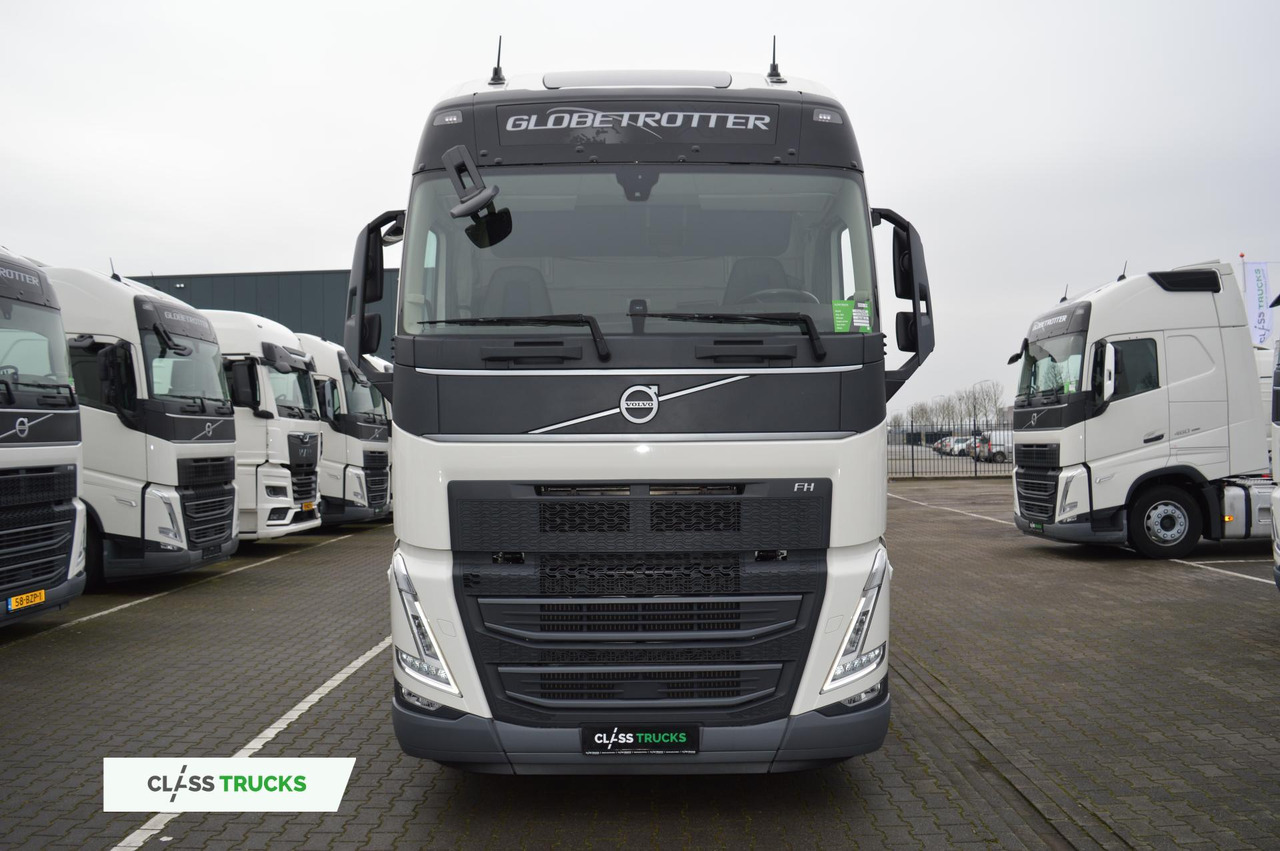 Volvo FH 500 Globetrotter XL - Nyergesvontató: 2 kép. Volvo FH 500 Globetrotter XL - Nyergesvontató: 2 kép.