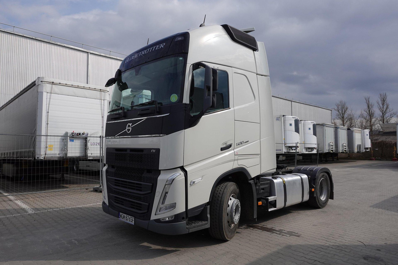 Volvo FH 500 Globetrotter XL - Nyergesvontató: 1 kép. Volvo FH 500 Globetrotter XL - Nyergesvontató: 1 kép.