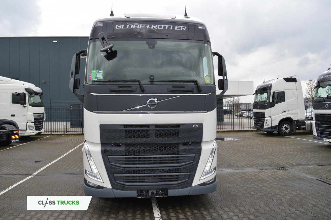 Volvo FH 500 Globetrotter XL - Nyergesvontató: 2 kép. Volvo FH 500 Globetrotter XL - Nyergesvontató: 2 kép.
