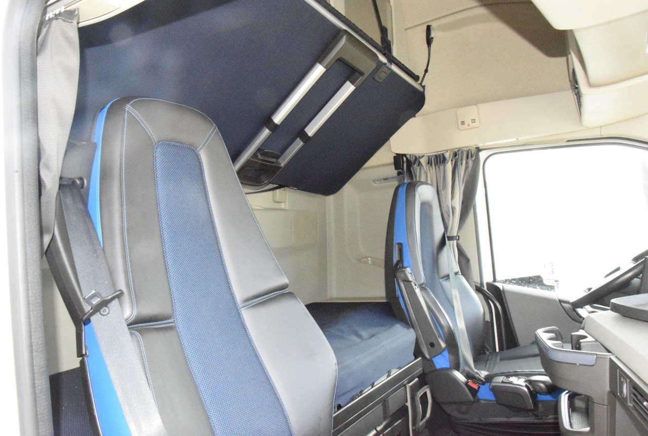 Nyergesvontató Volvo FH 500 Globetrotter XL: 13 kép.