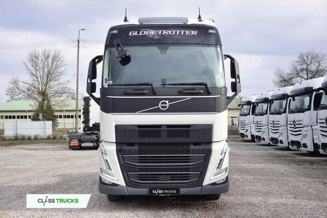Volvo FH 500 Globetrotter XL - Nyergesvontató: 2 kép. Volvo FH 500 Globetrotter XL - Nyergesvontató: 2 kép.