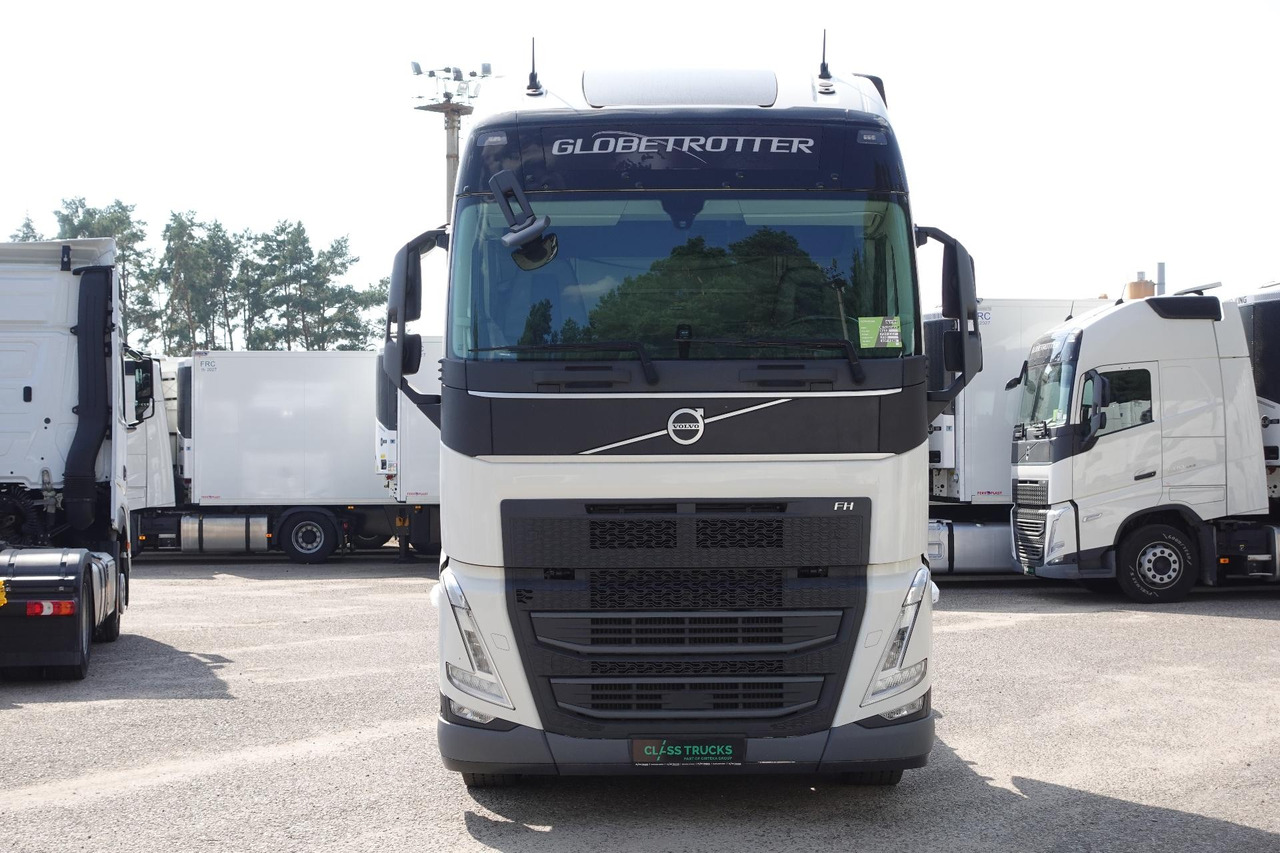 Volvo FH 500 Globetrotter XL Varios - Nyergesvontató: 2 kép. Volvo FH 500 Globetrotter XL Varios - Nyergesvontató: 2 kép.