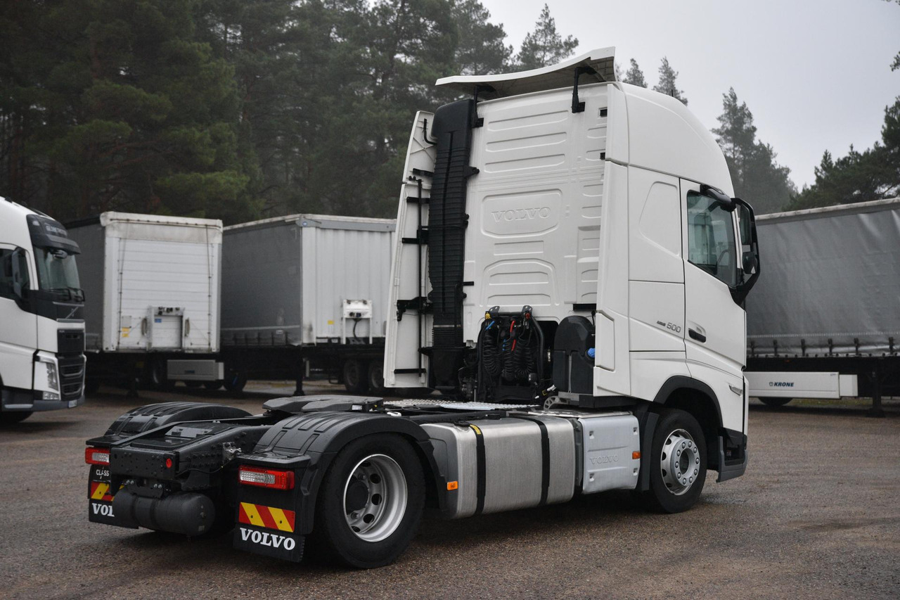 Volvo FH 500 Globetrotter XL Varios - Nyergesvontató: 4 kép. Volvo FH 500 Globetrotter XL Varios - Nyergesvontató: 4 kép.