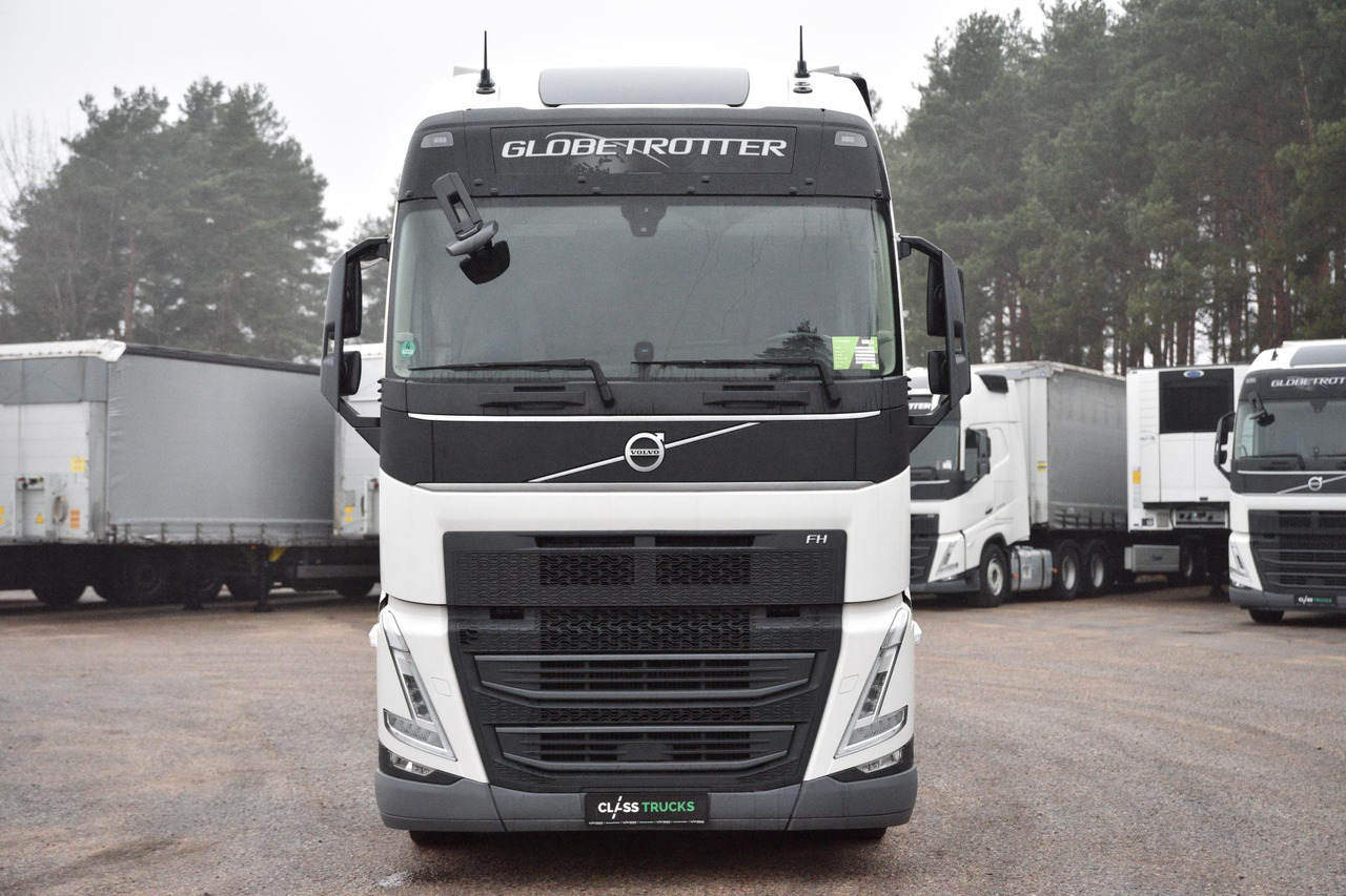 Volvo FH 500 Globetrotter XL Varios - Nyergesvontató: 2 kép. Volvo FH 500 Globetrotter XL Varios - Nyergesvontató: 2 kép.