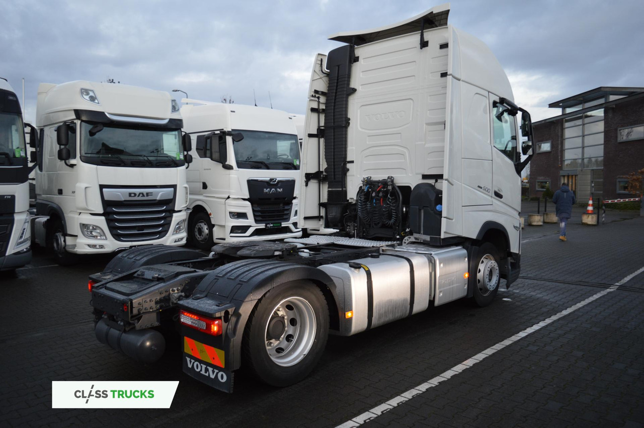 Volvo FH 500 Globetrotter XL Varios - Nyergesvontató: 4 kép. Volvo FH 500 Globetrotter XL Varios - Nyergesvontató: 4 kép.