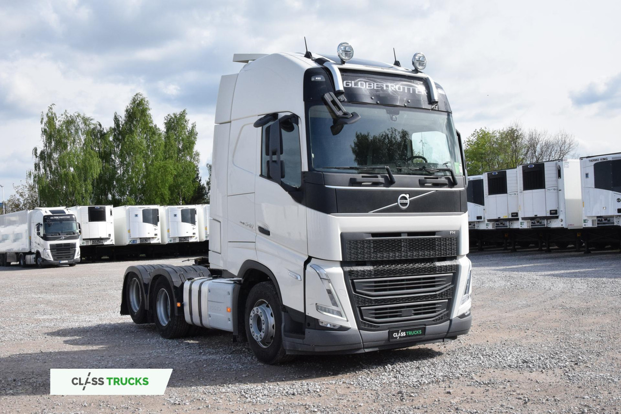 Volvo FH 540 Globetrotter XL Retarder - Nyergesvontató: 3 kép. Volvo FH 540 Globetrotter XL Retarder - Nyergesvontató: 3 kép.