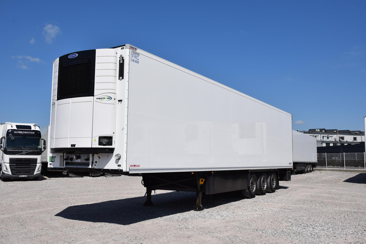 Schmitz Cargobull SKO FP 45 Carrier Vector 1550 - Félpótkocsi hűtős: 1 kép. Schmitz Cargobull SKO FP 45 Carrier Vector 1550 - Félpótkocsi hűtős: 1 kép.