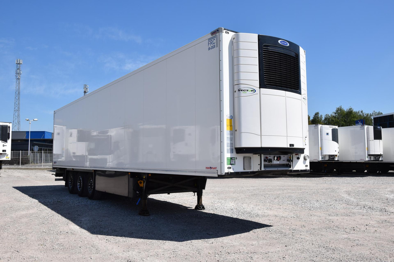 Schmitz Cargobull SKO FP 45 Carrier Vector 1550 - Félpótkocsi hűtős: 3 kép. Schmitz Cargobull SKO FP 45 Carrier Vector 1550 - Félpótkocsi hűtős: 3 kép.