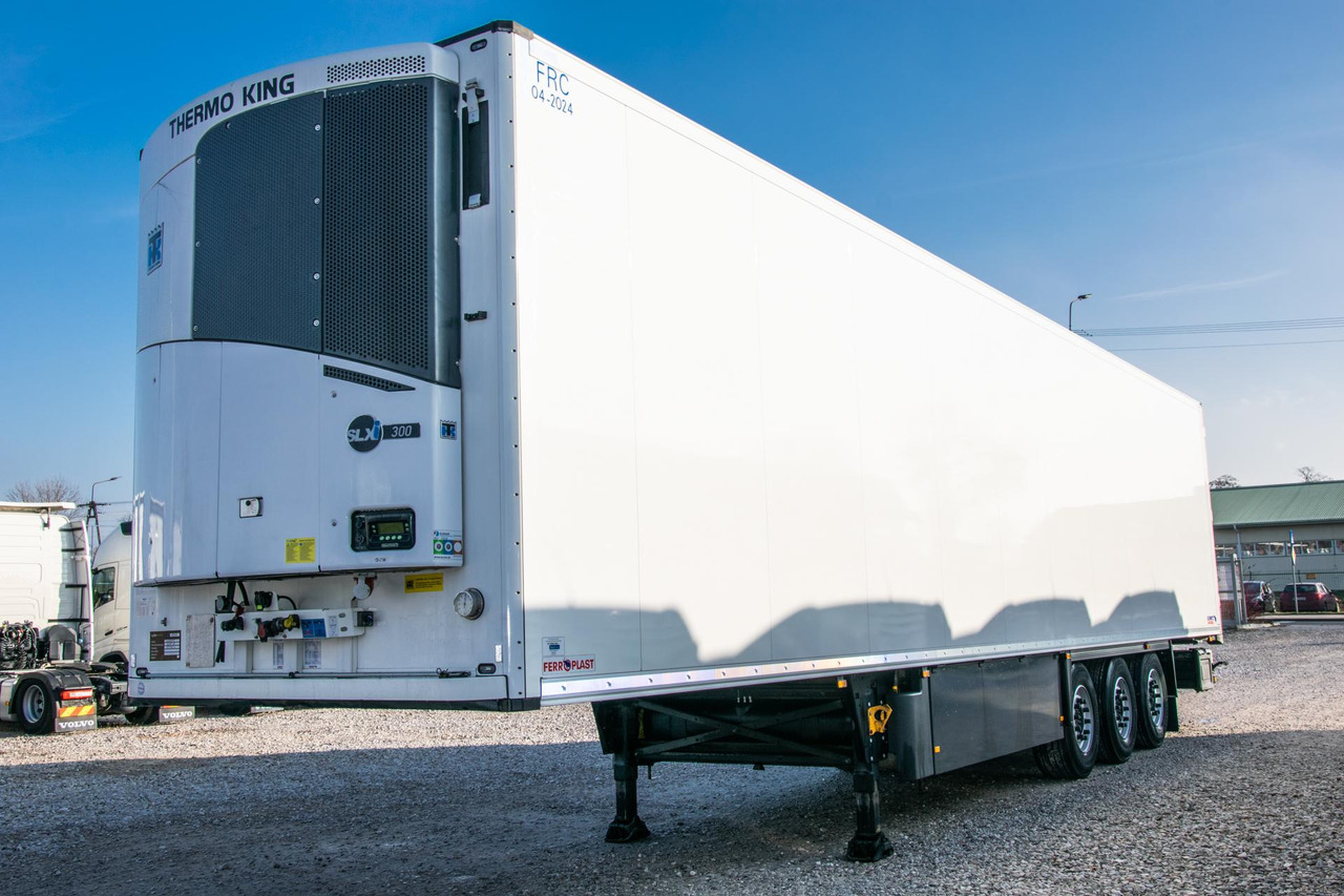 Schmitz Cargobull SKO FP 45 ThermoKing SLXi 300 - Félpótkocsi hűtős: 1 kép. Schmitz Cargobull SKO FP 45 ThermoKing SLXi 300 - Félpótkocsi hűtős: 1 kép.