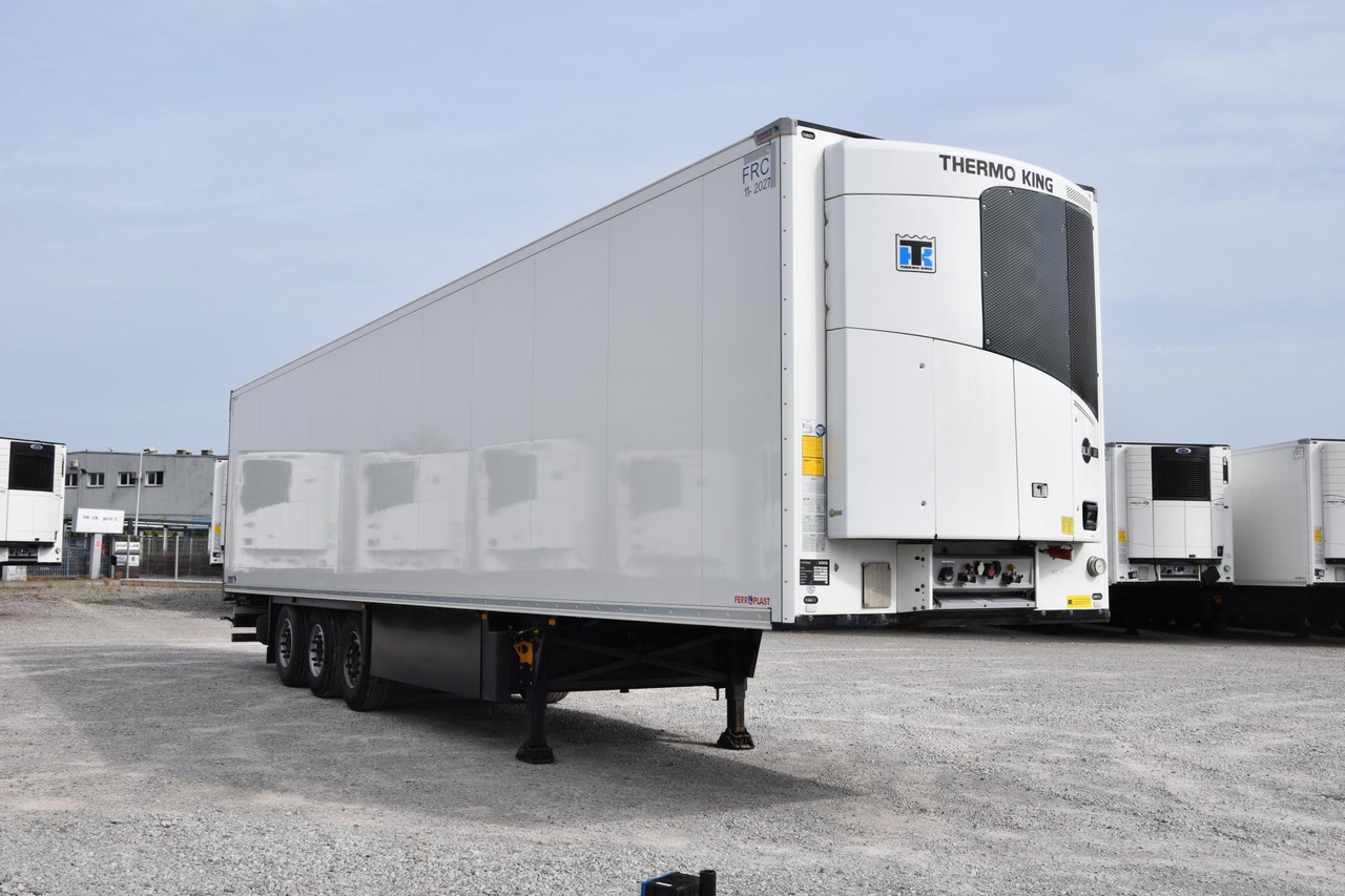 Schmitz Cargobull SKO FP 60 ThermoKing SLXi 300 - Félpótkocsi hűtős: 3 kép. Schmitz Cargobull SKO FP 60 ThermoKing SLXi 300 - Félpótkocsi hűtős: 3 kép.