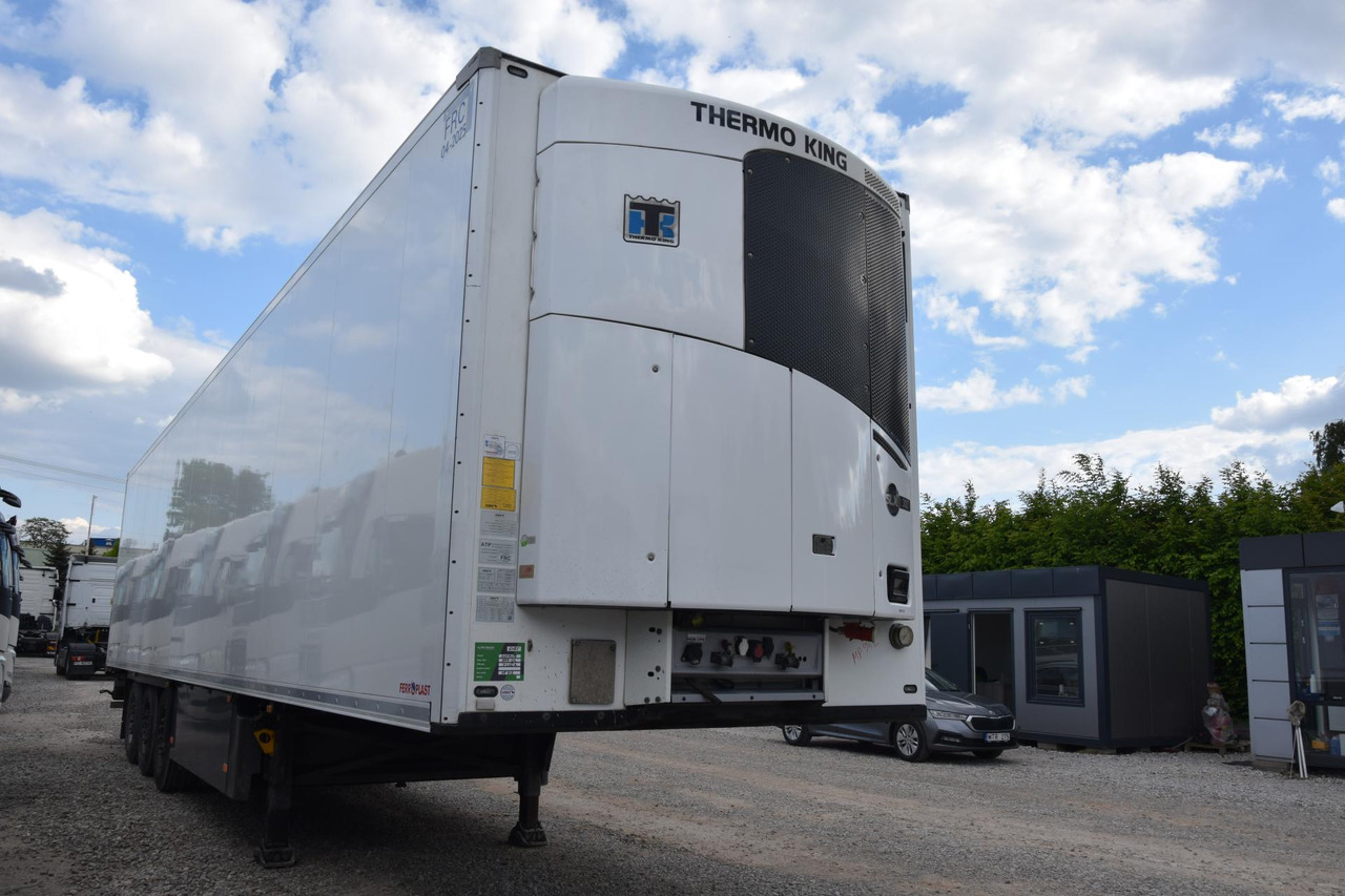 Schmitz Cargobull SKO FP 60 ThermoKing SLXi 300 - Félpótkocsi hűtős: 3 kép. Schmitz Cargobull SKO FP 60 ThermoKing SLXi 300 - Félpótkocsi hűtős: 3 kép.