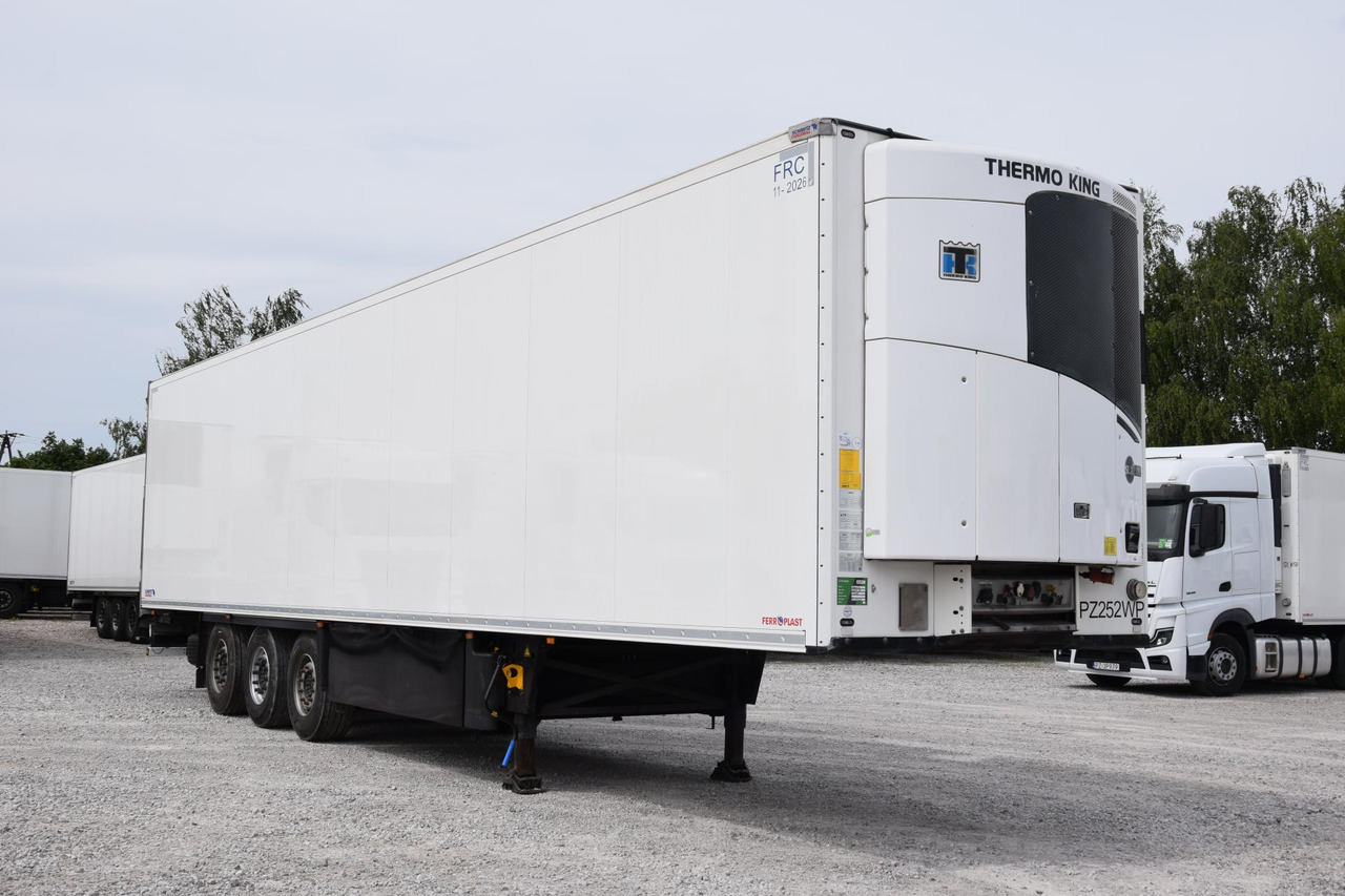 Schmitz Cargobull SKO FP 60 ThermoKing SLXi 300 - Félpótkocsi hűtős: 3 kép. Schmitz Cargobull SKO FP 60 ThermoKing SLXi 300 - Félpótkocsi hűtős: 3 kép.