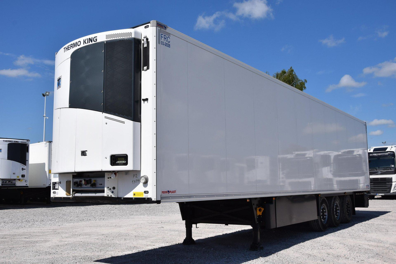 Schmitz Cargobull SKO FP 60 ThermoKing SLXi 300 - Félpótkocsi hűtős: 1 kép. Schmitz Cargobull SKO FP 60 ThermoKing SLXi 300 - Félpótkocsi hűtős: 1 kép.