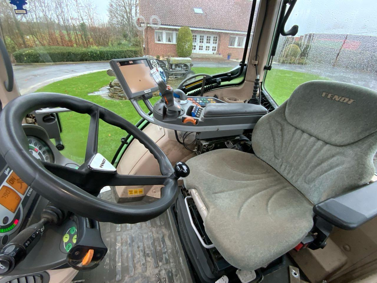 Fendt 724 Vario ProfiPlus - Traktor: 4 kép. Fendt 724 Vario ProfiPlus - Traktor: 4 kép.