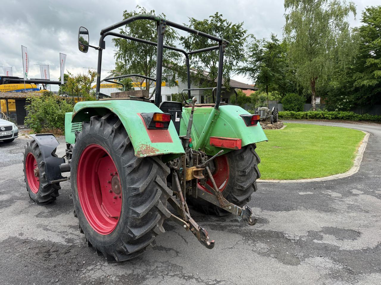 Fendt Farmer 106 (FWA 268S) - Traktor: 5 kép. Fendt Farmer 106 (FWA 268S) - Traktor: 5 kép.