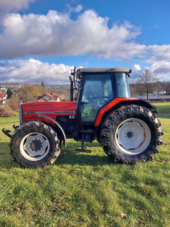 Massey Ferguson 6190 Dynashift - Traktor: 2 kép. Massey Ferguson 6190 Dynashift - Traktor: 2 kép.