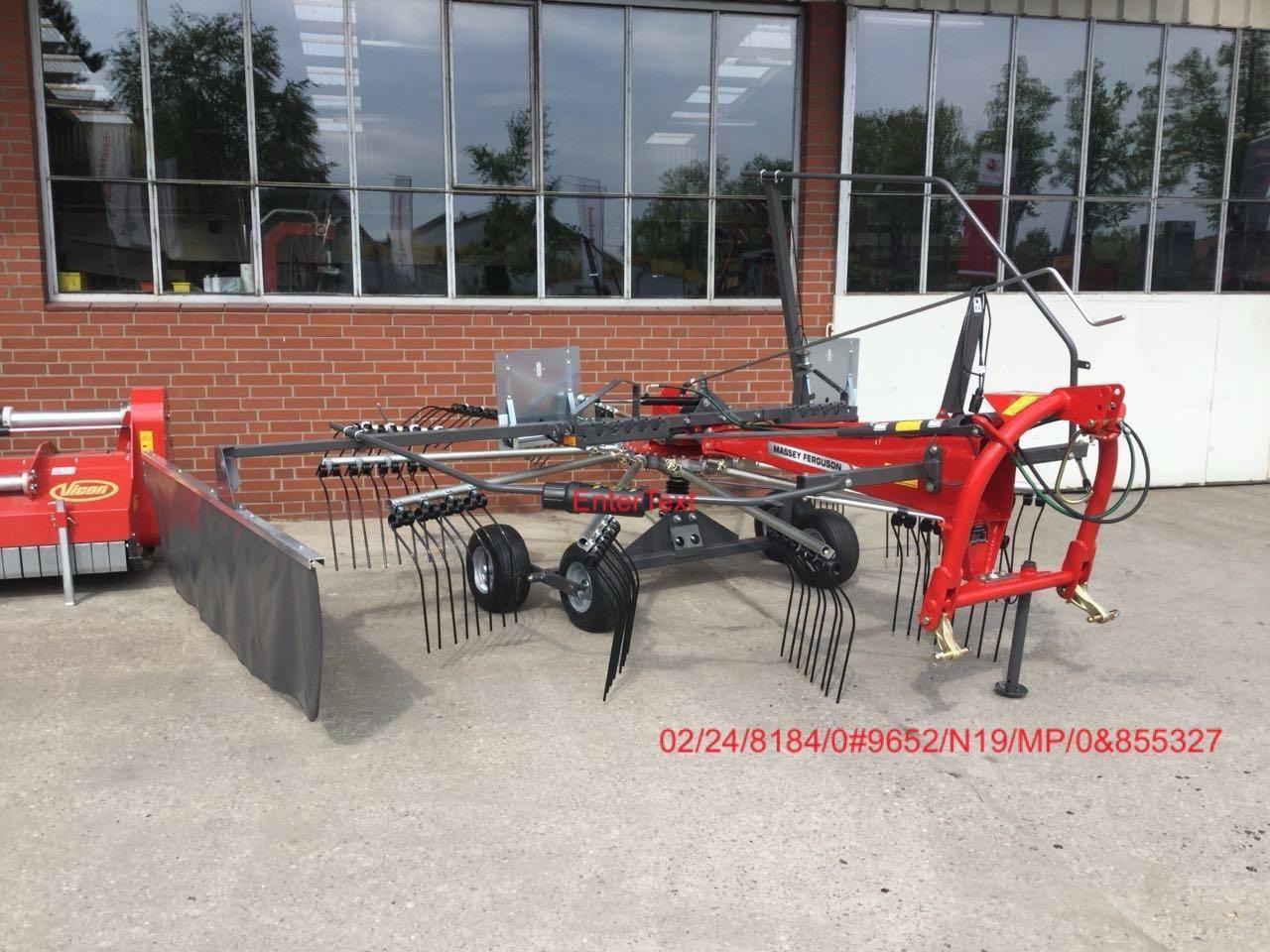 Massey Ferguson RK 451 DN - Szénaforgató: 1 kép. Massey Ferguson RK 451 DN - Szénaforgató: 1 kép.