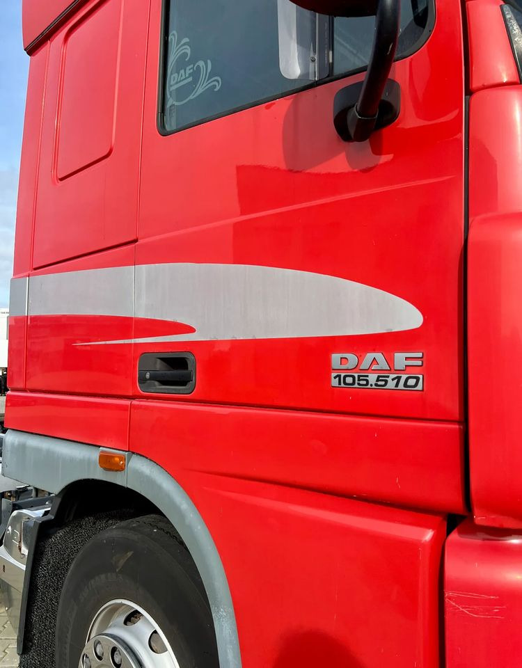 DAF XF105.510 | 6x2 | Pod zabudowę |Os podnoszona i skrętna | Retarder | Webasto | Klimatyzacja - Alvaz teherautó: 4 kép. DAF XF105.510 | 6x2 | Pod zabudowę |Os podnoszona i skrętna | Retarder | Webasto | Klimatyzacja - Alvaz teherautó: 4 kép.