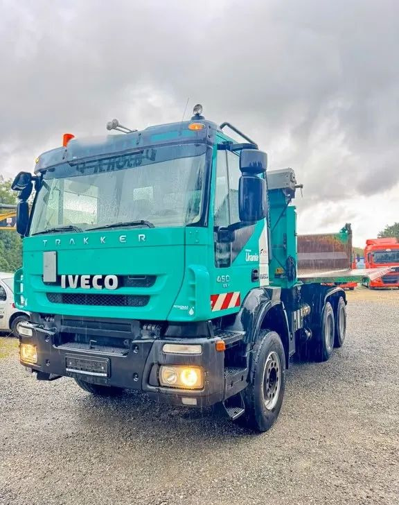 Billenőplatós teherautó Iveco TRAKKER 450 6x4 WYWROTKA MELLER | EURO 5 | MANUAL | KLIMA | RETARDER | PRZEBIEG 364 000km !: 6 kép. Billenőplatós teherautó Iveco TRAKKER 450 6x4 WYWROTKA MELLER | EURO 5 | MANUAL | KLIMA | RETARDER | PRZEBIEG 364 000km !: 6 kép.