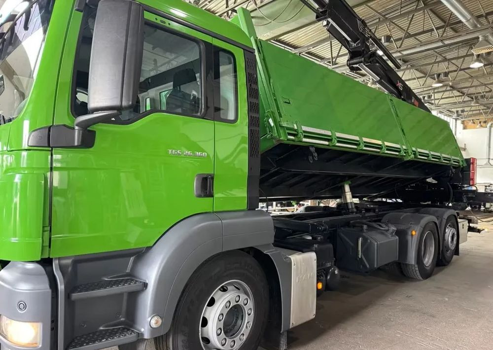 MAN TGS 26.360 | Wywrotka z HDS Hiab 166 K Pro | Euro 5 | 6x2 | - Billenőplatós teherautó: 2 kép. MAN TGS 26.360 | Wywrotka z HDS Hiab 166 K Pro | Euro 5 | 6x2 | - Billenőplatós teherautó: 2 kép.