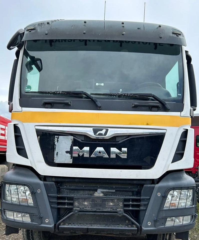 MAN TGS 35.460 8x4 | Wywrotka trójstronna MEILLER Bordmatik | Euro 6 - Billenőplatós teherautó: 3 kép. MAN TGS 35.460 8x4 | Wywrotka trójstronna MEILLER Bordmatik | Euro 6 - Billenőplatós teherautó: 3 kép.