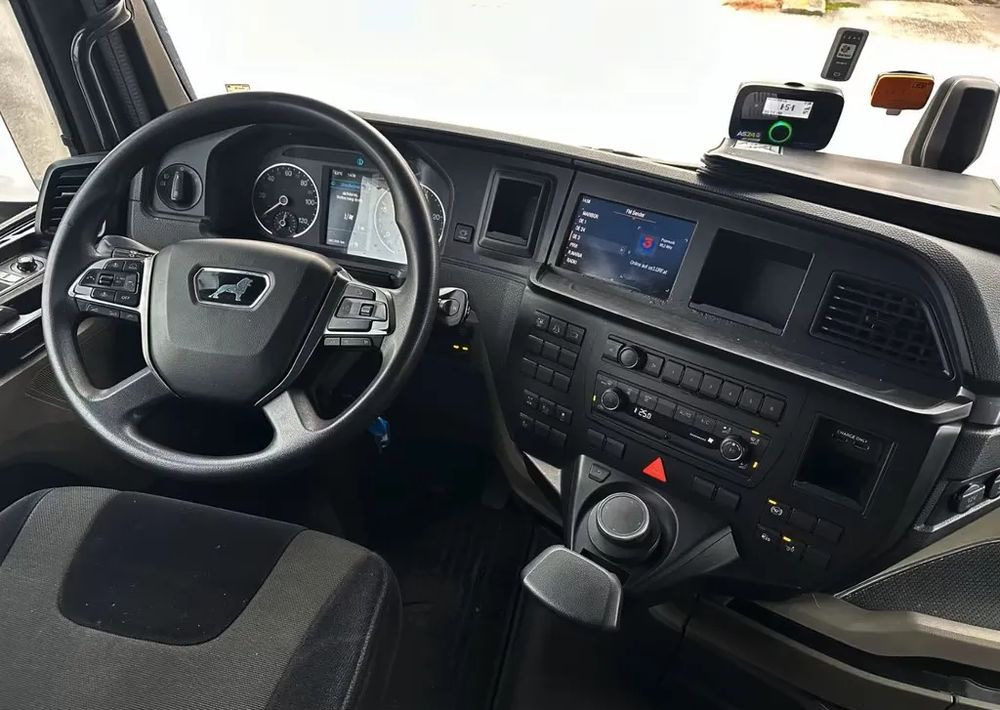 MAN TGX 26.470 6x2 | BDF | Oś podnoszona + skrętna | Retarder | Euro 6 | Automatyczna klimatyzacja | Napęd na tylne koła - Alvaz teherautó: 5 kép. MAN TGX 26.470 6x2 | BDF | Oś podnoszona + skrętna | Retarder | Euro 6 | Automatyczna klimatyzacja | Napęd na tylne koła - Alvaz teherautó: 5 kép.