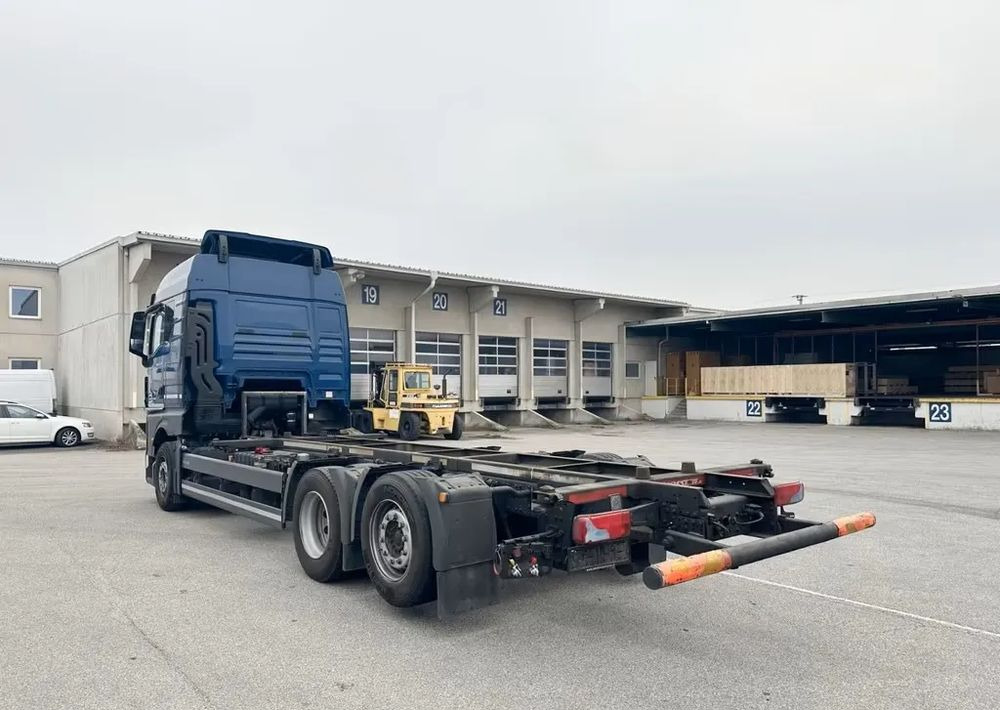 MAN TGX 26.470 6x2 | BDF | Oś podnoszona + skrętna | Retarder | Euro 6 | Automatyczna klimatyzacja | Napęd na tylne koła - Alvaz teherautó: 4 kép. MAN TGX 26.470 6x2 | BDF | Oś podnoszona + skrętna | Retarder | Euro 6 | Automatyczna klimatyzacja | Napęd na tylne koła - Alvaz teherautó: 4 kép.