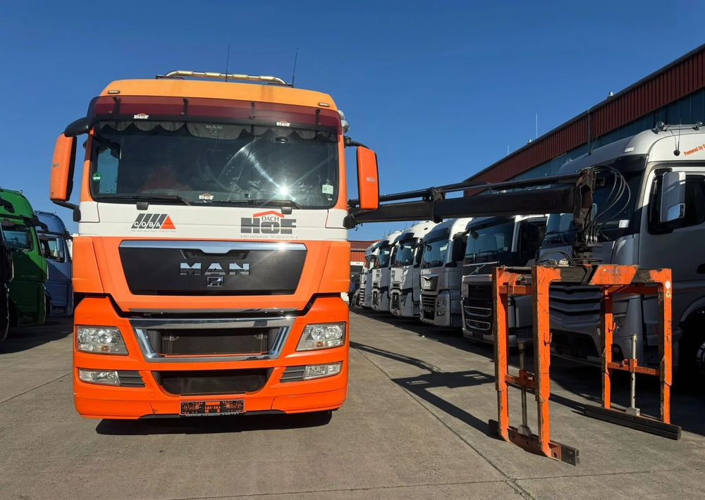 MAN TGX 26.480 • HDS Atlas 145.2 •Oś podnoszona i skrętna 426 tys. km - Zestaw z przyczepą Schwarzmüller Oś przednia – resory piórowe, tylna – pneumatyka • - Platós teherautó, Darus autó: 4 kép. MAN TGX 26.480 • HDS Atlas 145.2 •Oś podnoszona i skrętna 426 tys. km - Zestaw z przyczepą Schwarzmüller Oś przednia – resory piórowe, tylna – pneumatyka • - Platós teherautó, Darus autó: 4 kép.