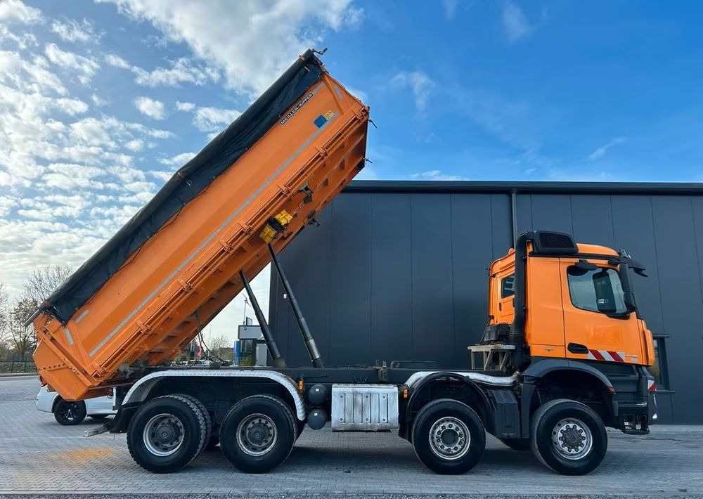 Mercedes-Benz 4145 / 8x6 / Wywrotka trójstronna Meiller Bordmatik manual / Euro 6 / Retarder / 440 000 km! - Billenőplatós teherautó: 4 kép. Mercedes-Benz 4145 / 8x6 / Wywrotka trójstronna Meiller Bordmatik manual / Euro 6 / Retarder / 440 000 km! - Billenőplatós teherautó: 4 kép.